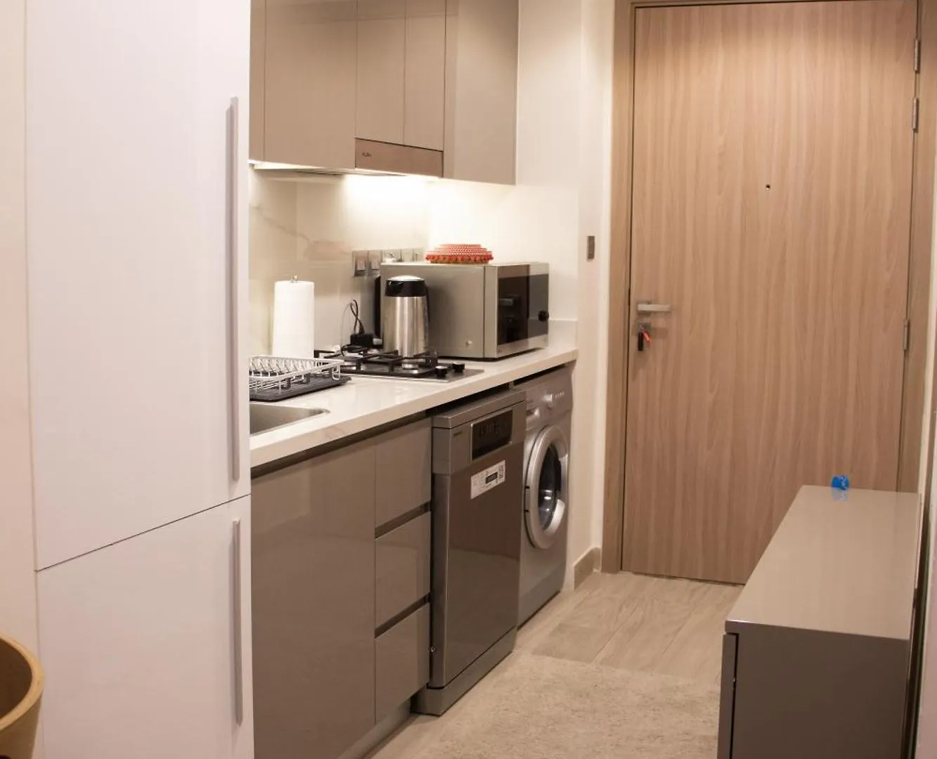 Modern Studio 15Mins Away From World Trade Center Dubai