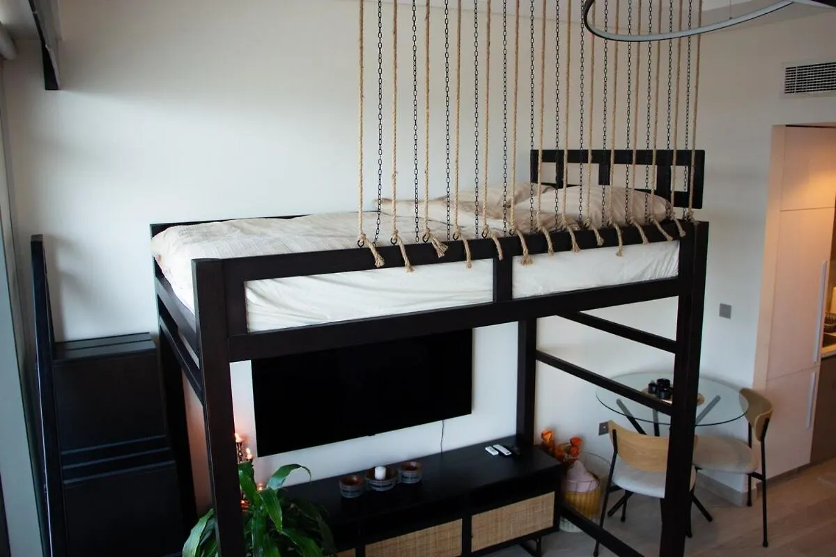 Modern Studio 15Mins Away From World Trade Center Dubai Apartment